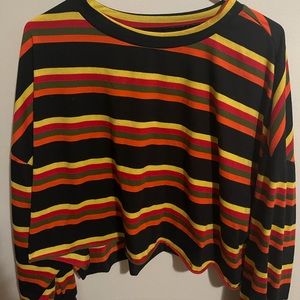 Woman’s Cropped multi color shirt